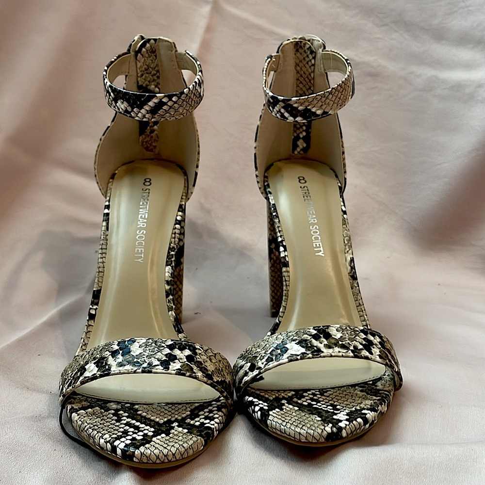 NWT Brand new snake print block heels